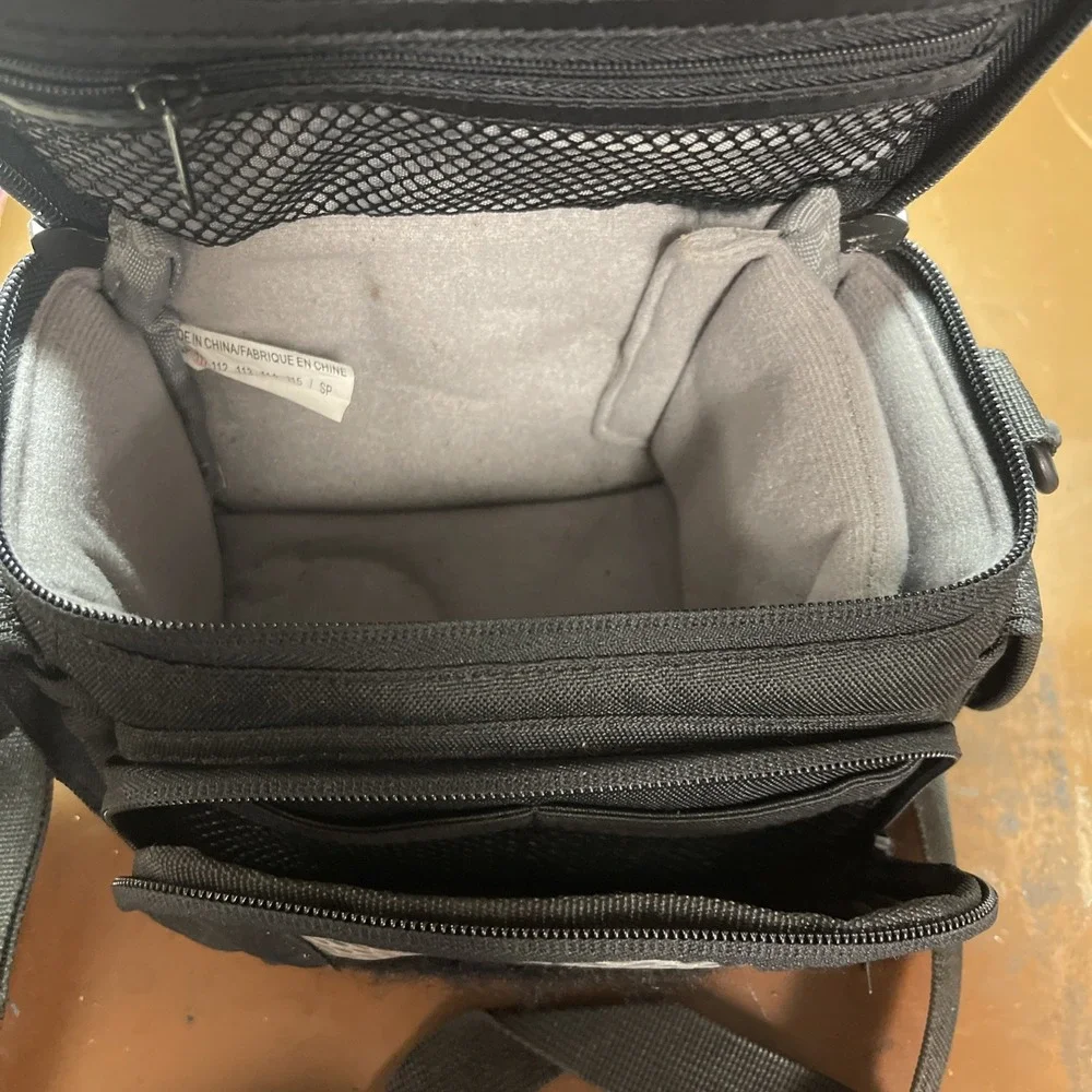 Lowe Pro Camera Bag Black Nylon With Shoulder Strap Side Pockets Padded Inside